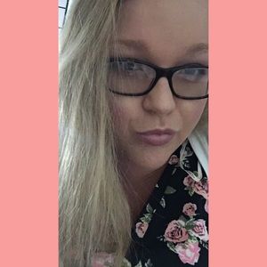 Meet your Posher, Alexis